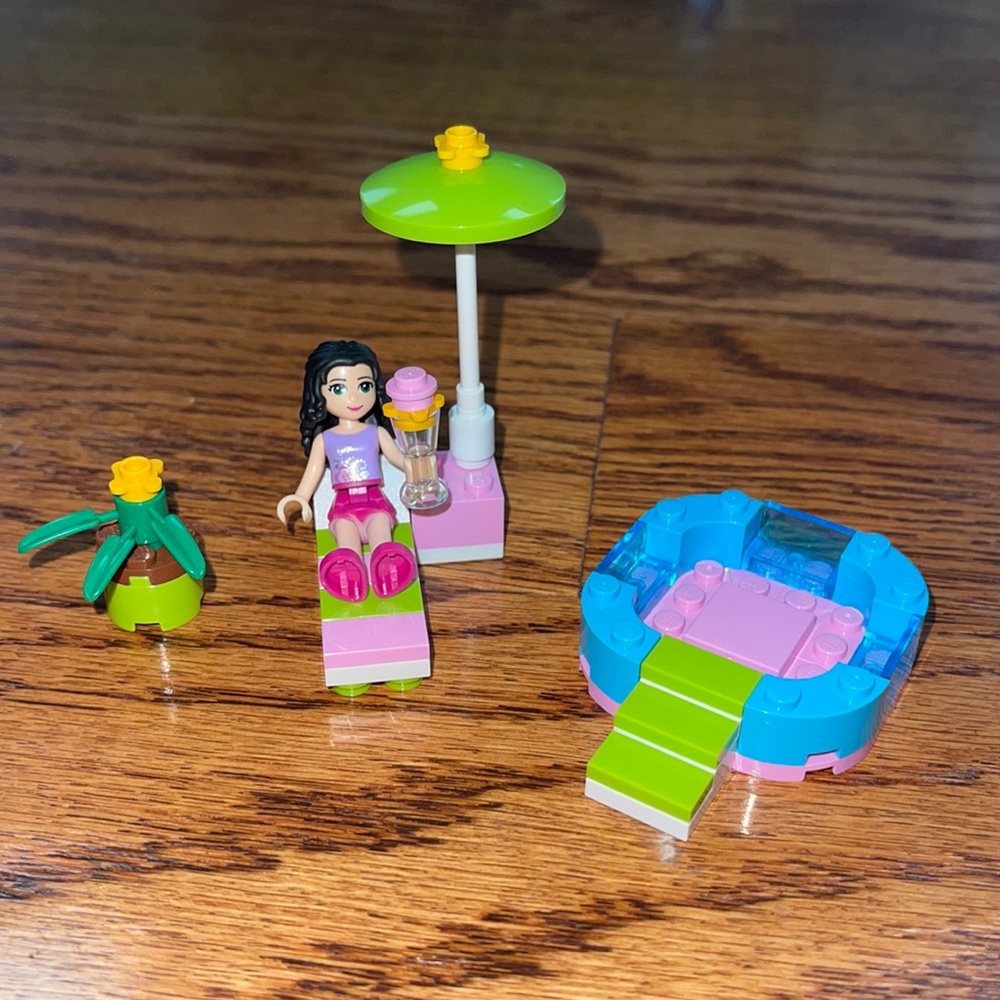 Lego Friends 3931 Emma’s Splash Pool Set